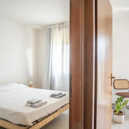 Modern Near Dei Marmi * مارينا دي ماسا