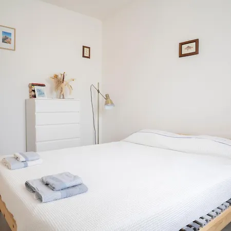 Modern Near Dei Marmi مارينا دي ماسا